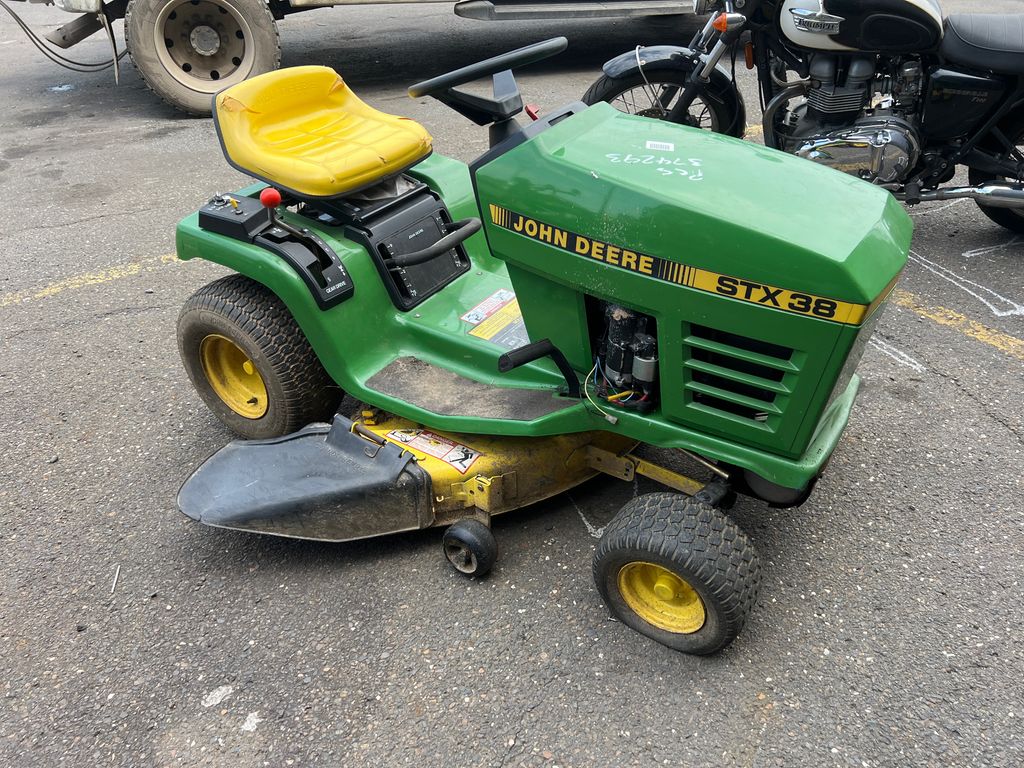 John deere stx38 discount riding lawn mower