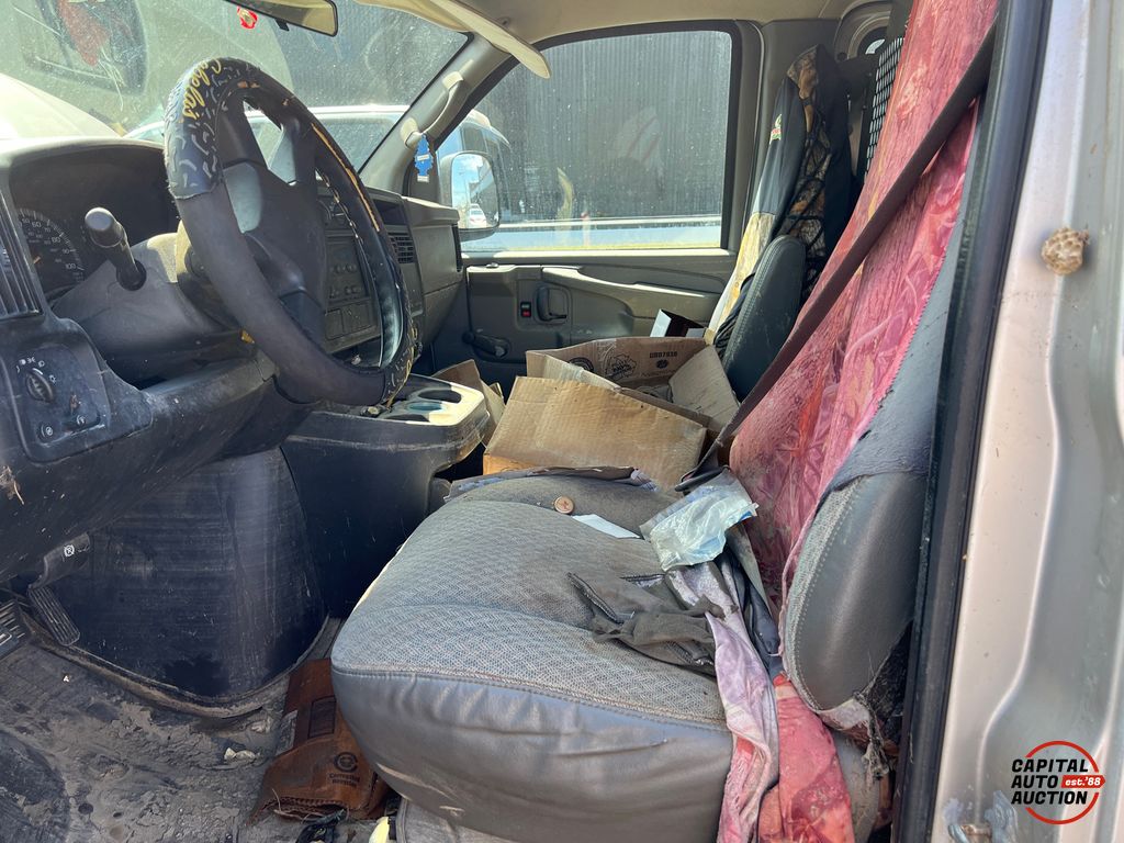 2006 CHEVROLET EXPRESS 2500 7