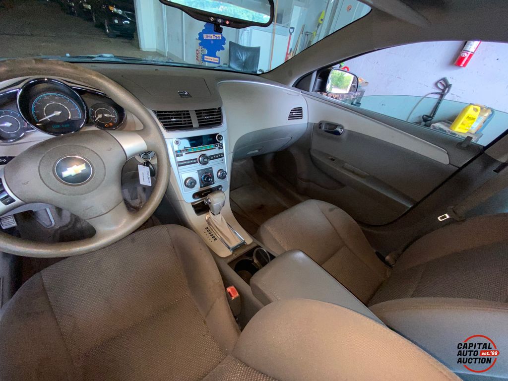 2010 CHEVROLET MALIBU 10