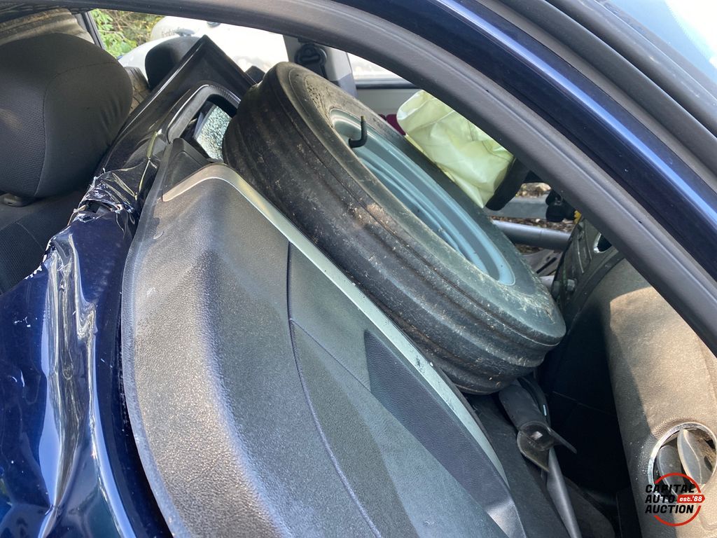 2010 CHEVROLET HHR 3