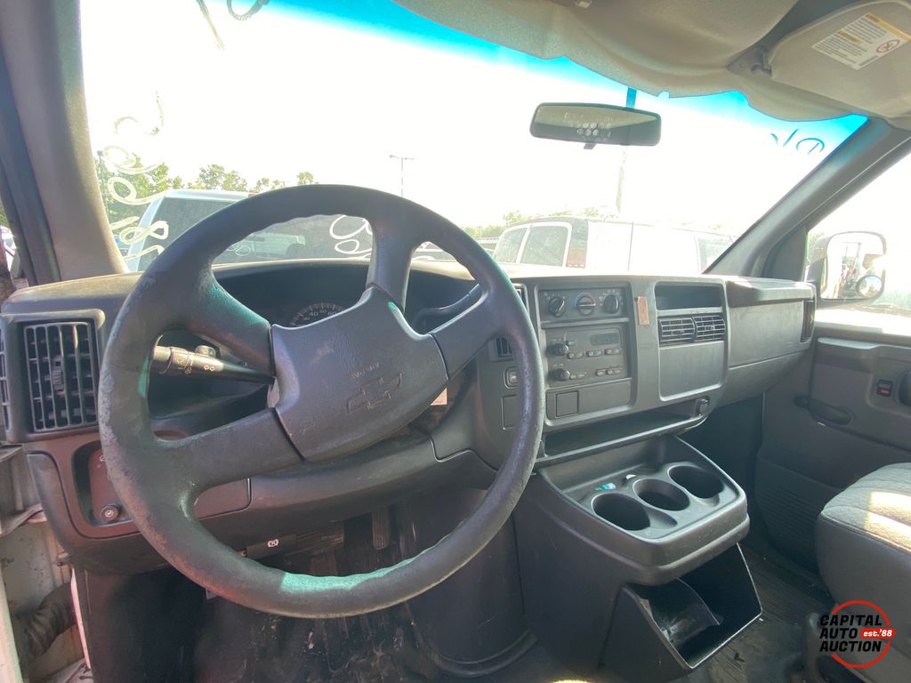 2003 CHEVROLET EXPRESS 10