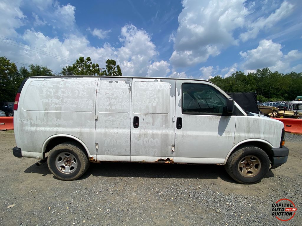 2003 CHEVROLET EXPRESS 13