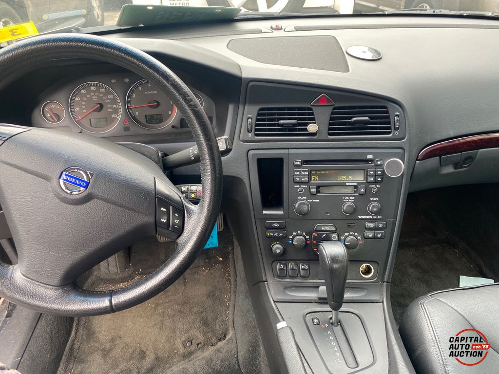 2004 VOLVO S60 10