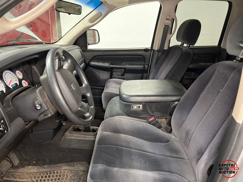 2005 DODGE RAM 1500 7