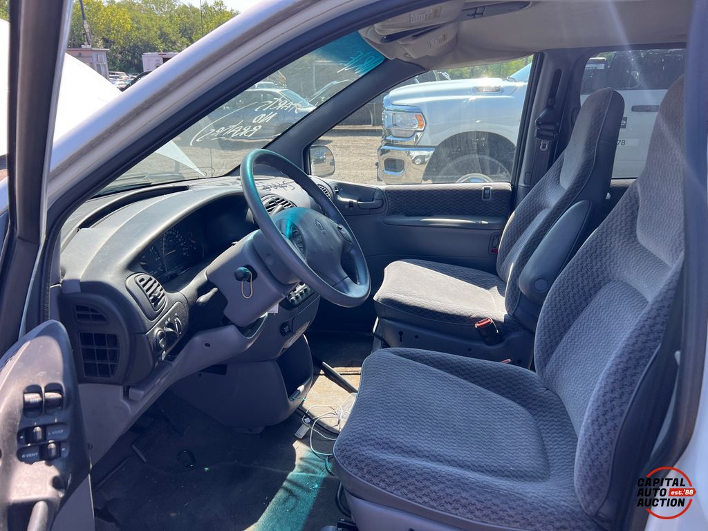 1999 PLYMOUTH GRAND VOYAGER 7