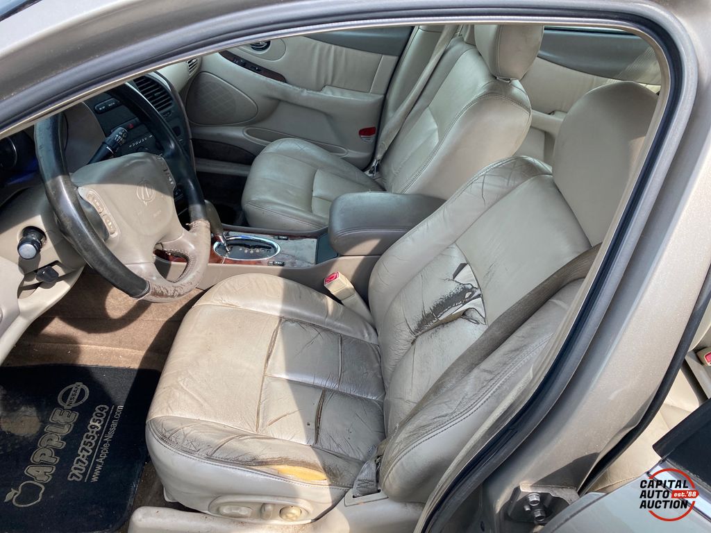 2002 Oldsmobile Aurora 7