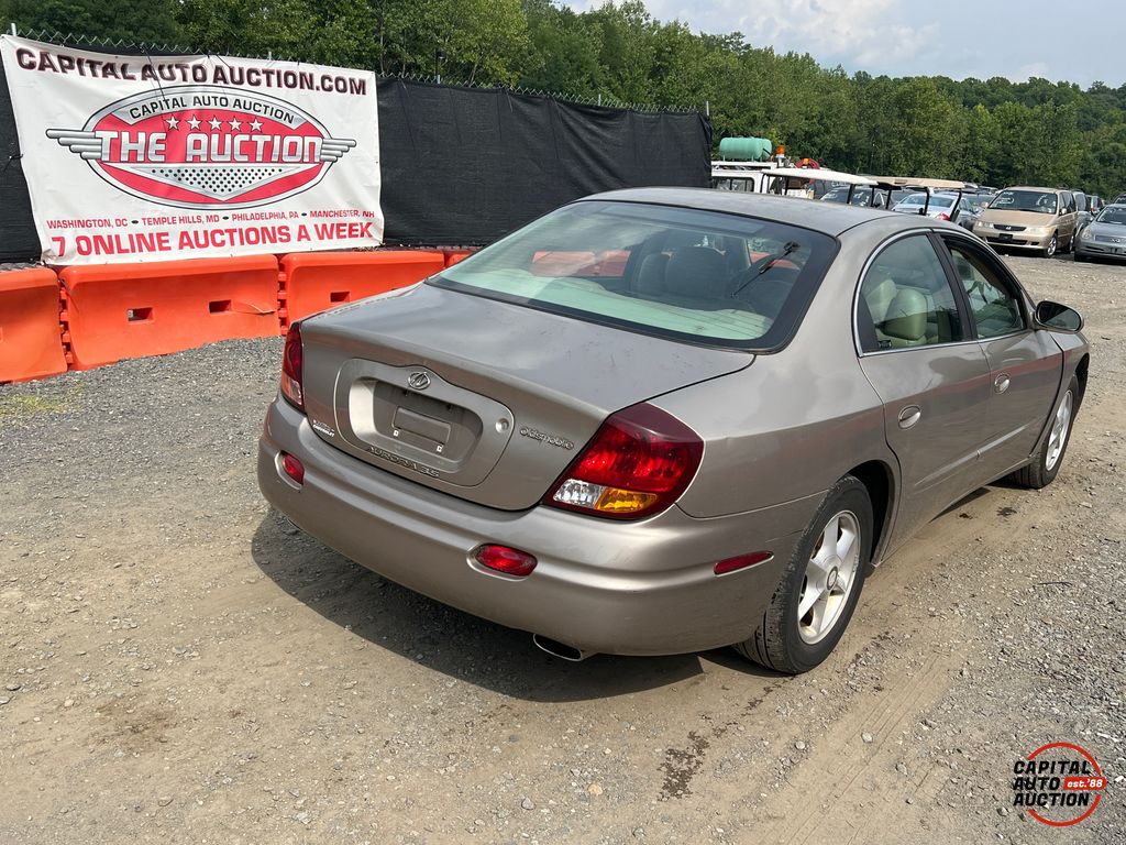 2002 Oldsmobile Aurora 3