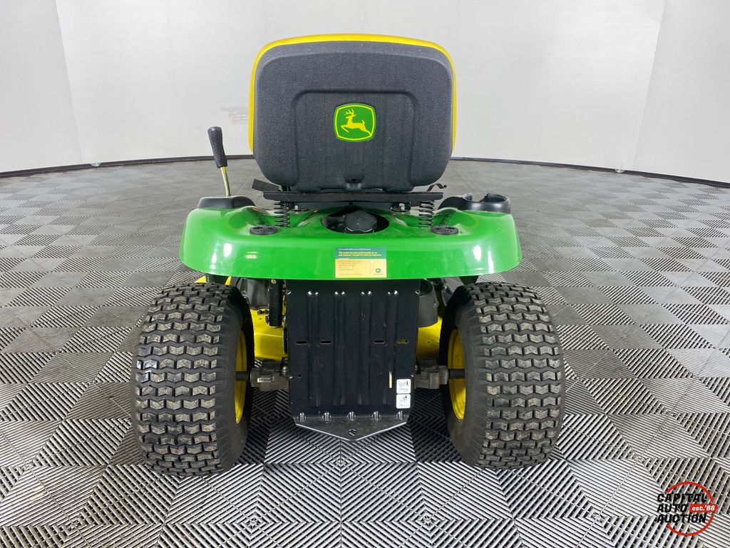 2013 JOHN DEERE RIDING LAWN MOWER 6