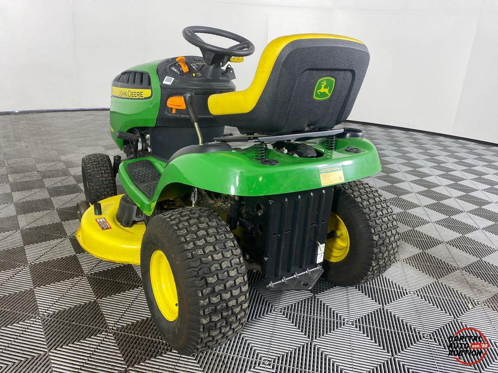 2013 JOHN DEERE RIDING LAWN MOWER 2