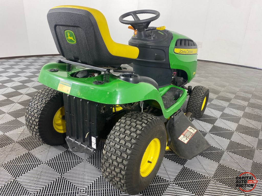 2013 JOHN DEERE RIDING LAWN MOWER 3