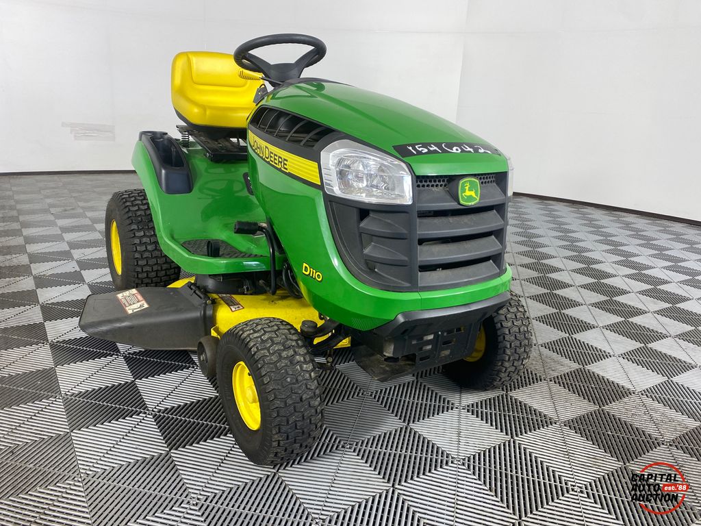 2013 JOHN DEERE RIDING LAWN MOWER 0