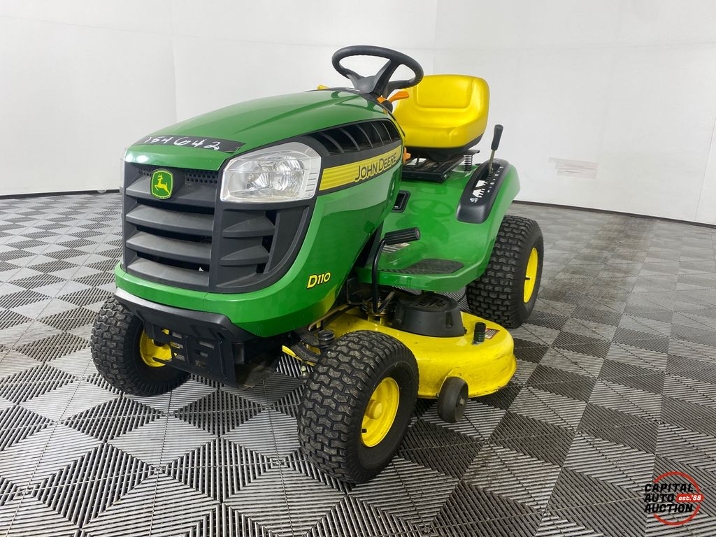 2013 JOHN DEERE RIDING LAWN MOWER 1