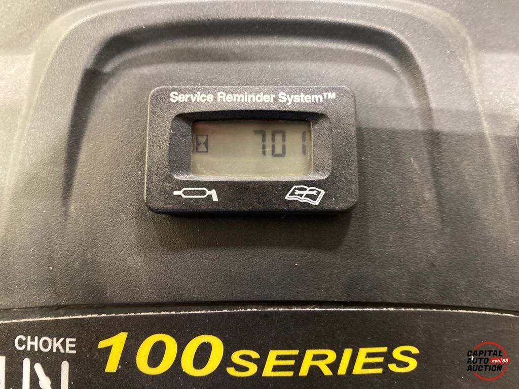 2013 JOHN DEERE RIDING LAWN MOWER 4