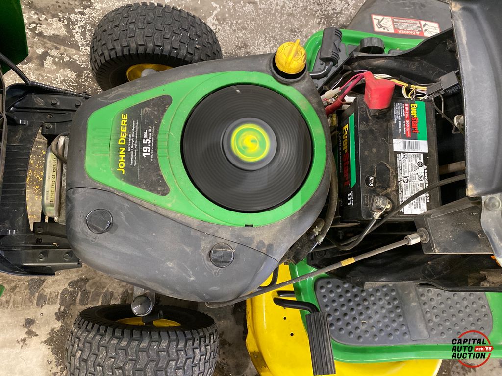 2013 JOHN DEERE RIDING LAWN MOWER 8