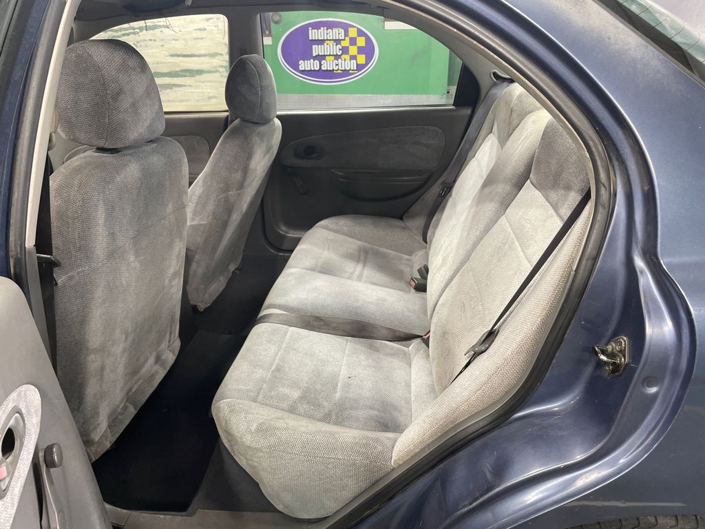 2001 Kia Sephia 8