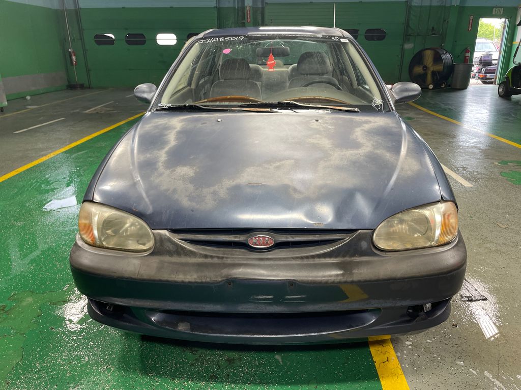 2001 Kia Sephia 5