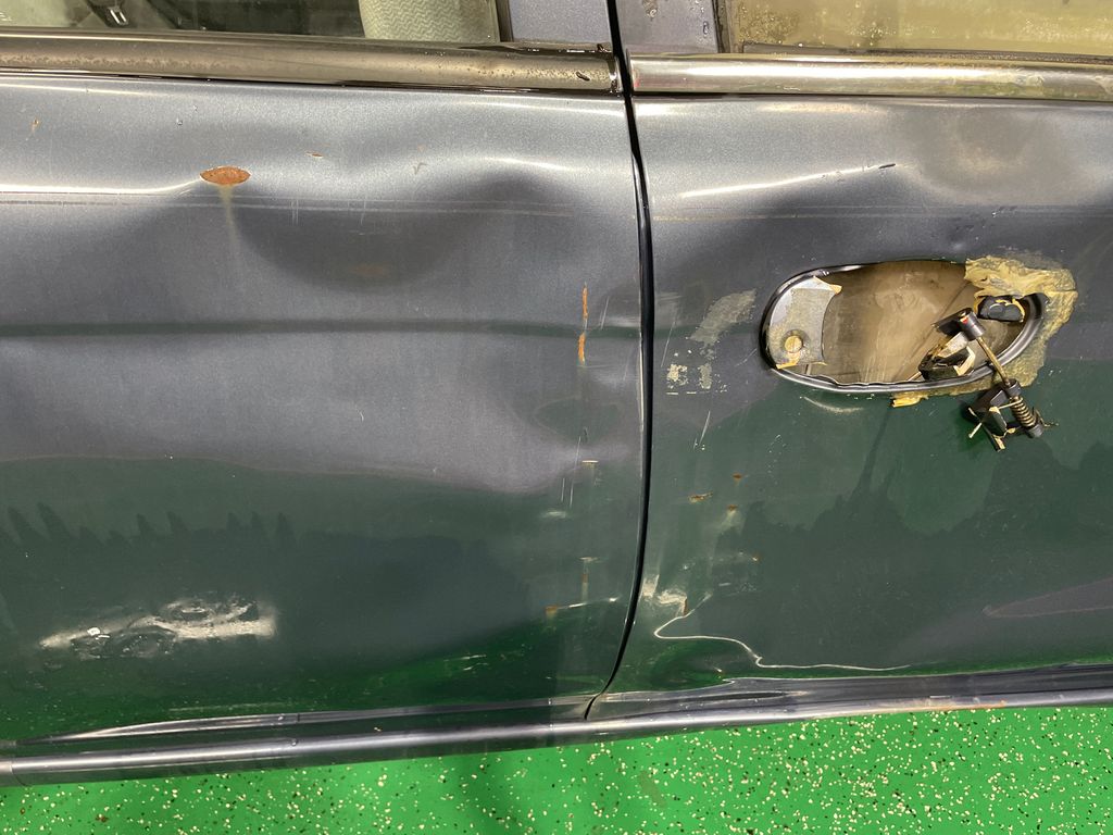 2001 Kia Sephia 18