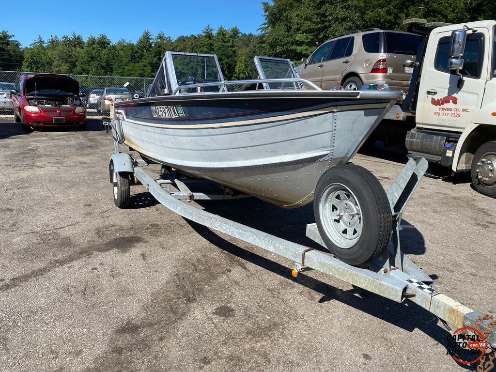 1986 Smoker Craft Challenger 14CRO 0