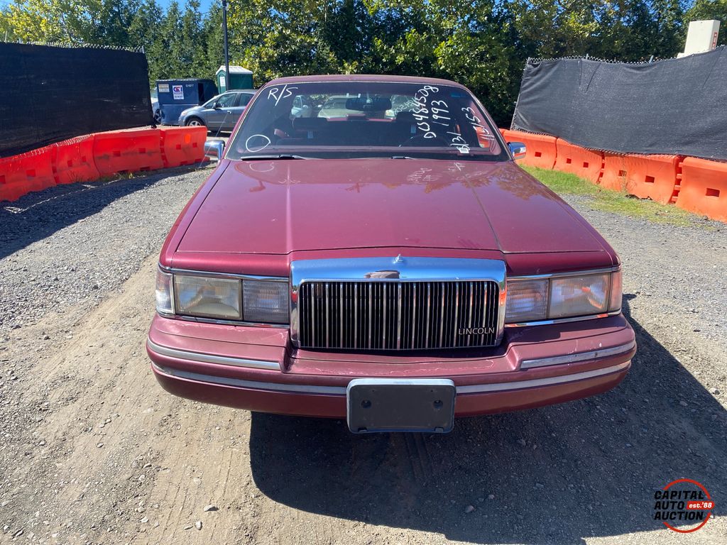 1993 LINCOLN TOWN CAR 5