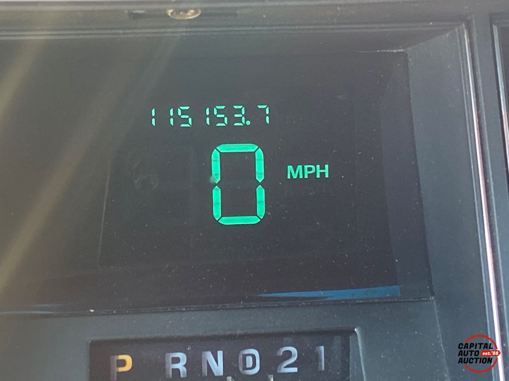 1993 LINCOLN TOWN CAR 4