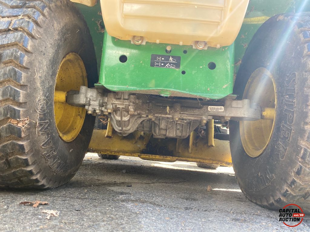 John Deere Riding Mower 21