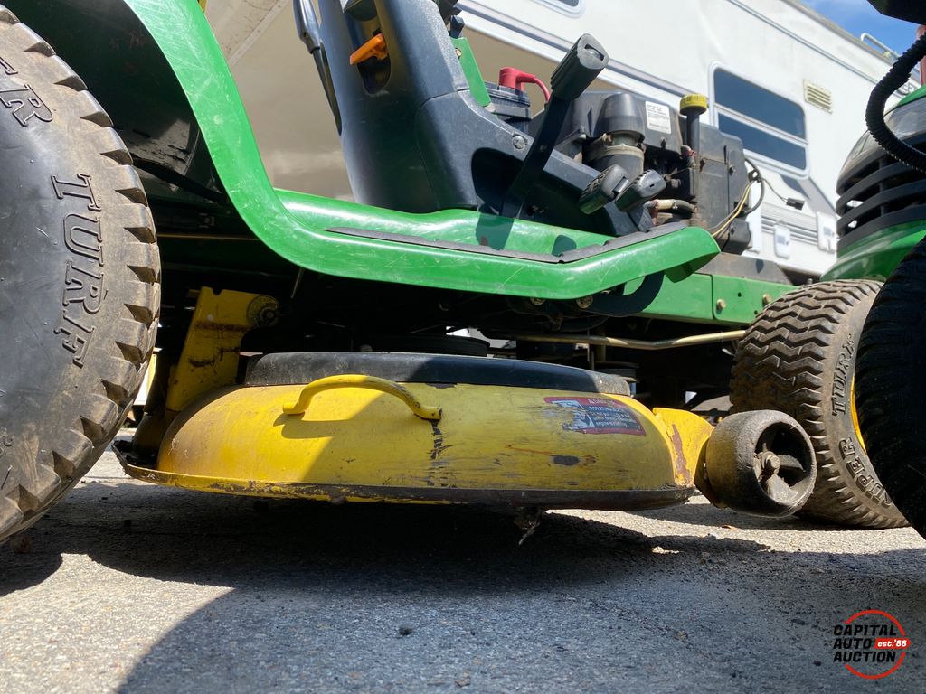 John Deere Riding Mower 22