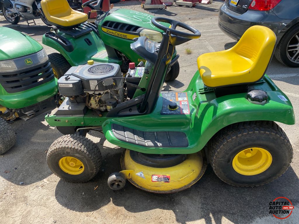John Deere Riding Mower 19