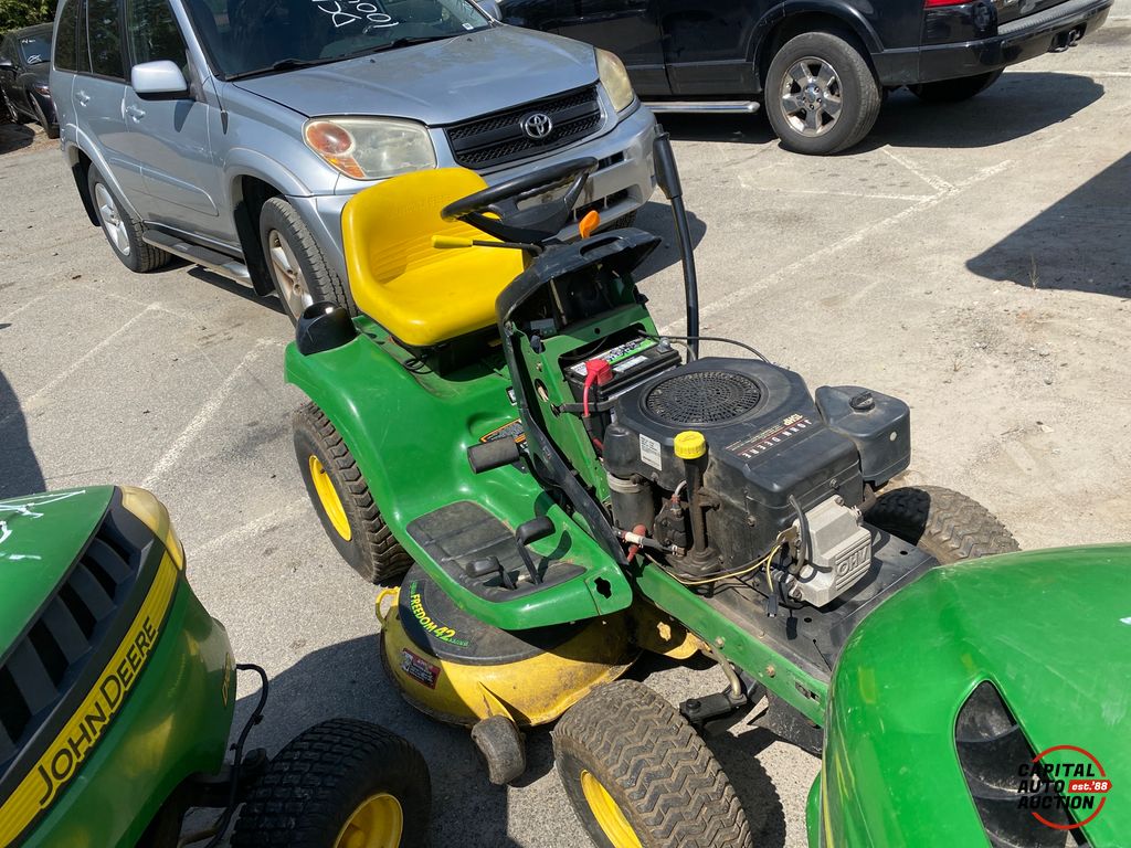 John Deere Riding Mower 0