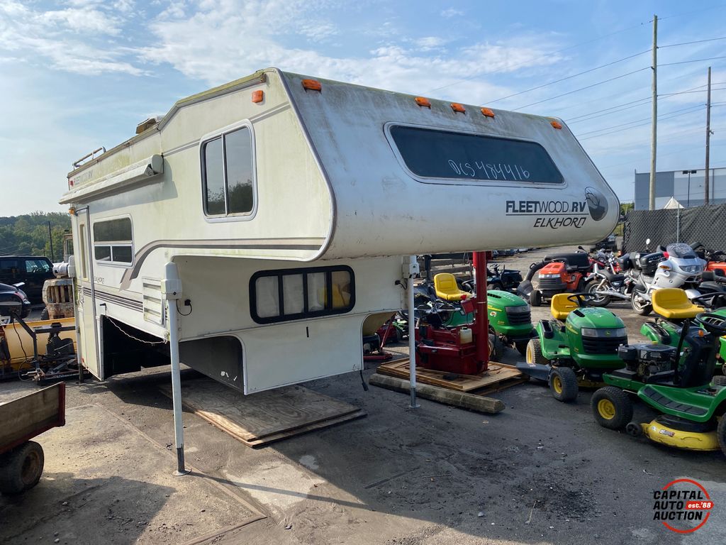 2002 fleetwood rv Elkhorn 0