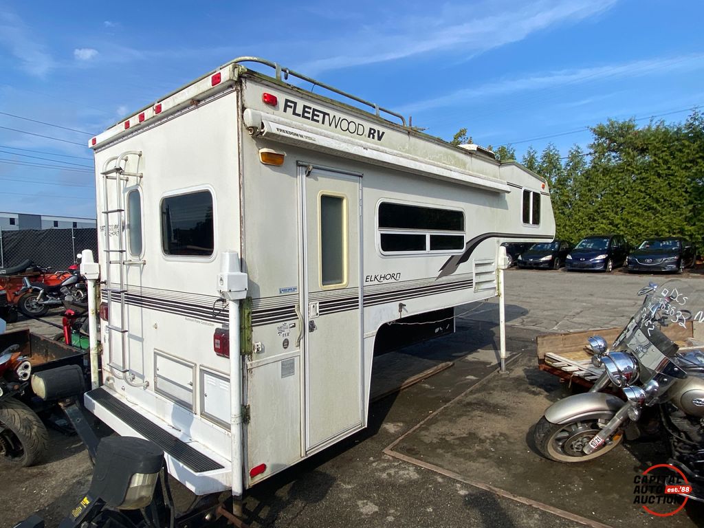 2002 fleetwood rv Elkhorn 3