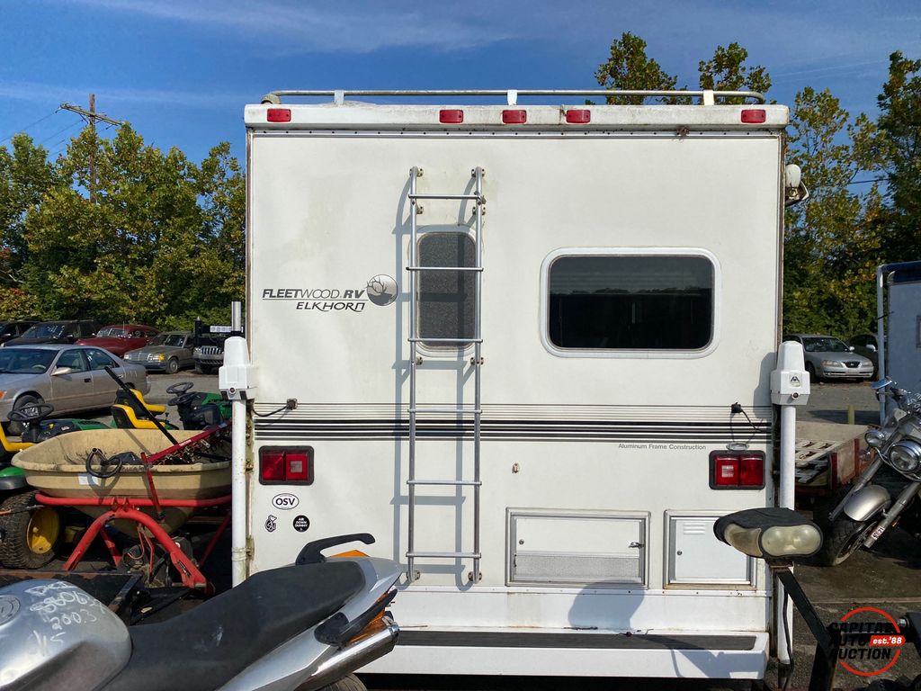 2002 fleetwood rv Elkhorn 5