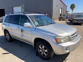 2004 Toyota HIGHLANDER