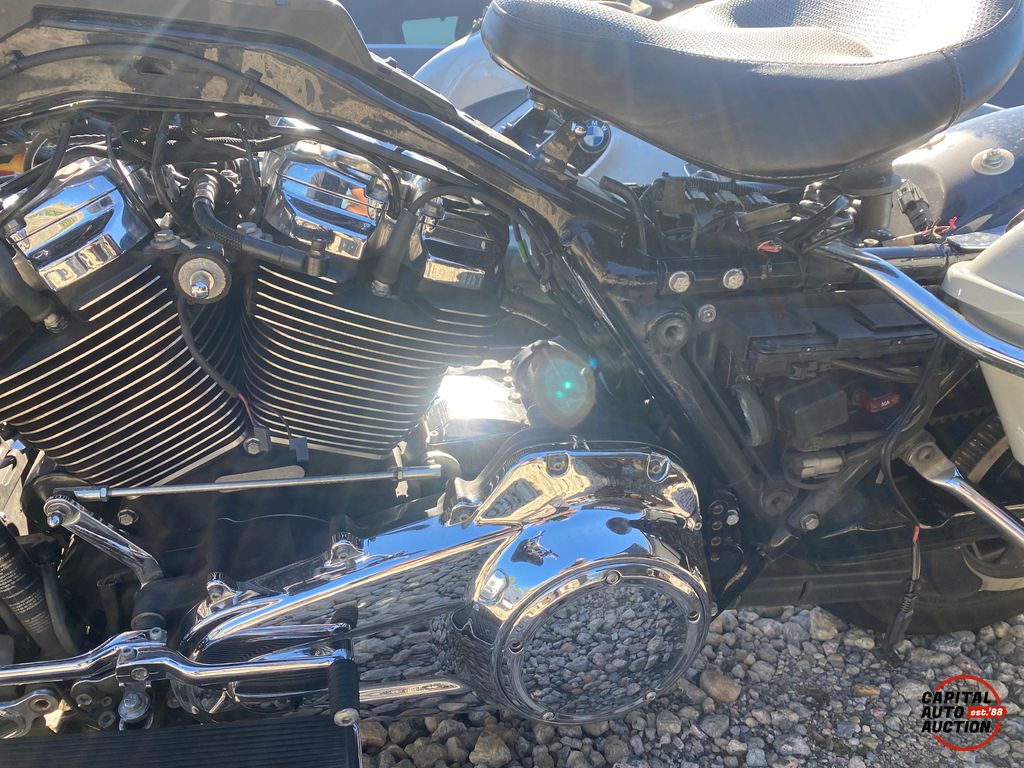 2018 HARLEY-DAVIDSON ELECTRA GLIDE 17