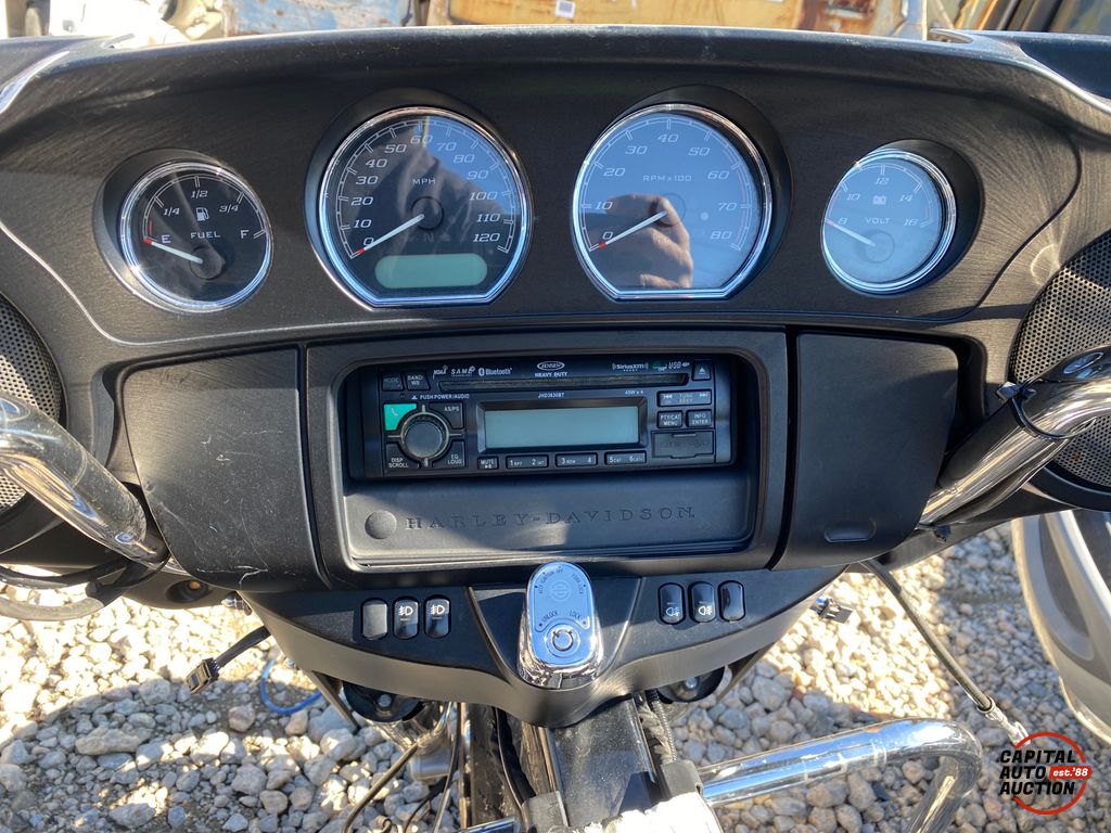 2018 HARLEY-DAVIDSON ELECTRA GLIDE 9