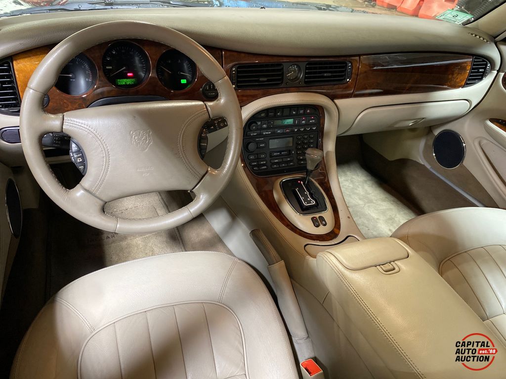 1998 JAGUAR XJ-Series 10