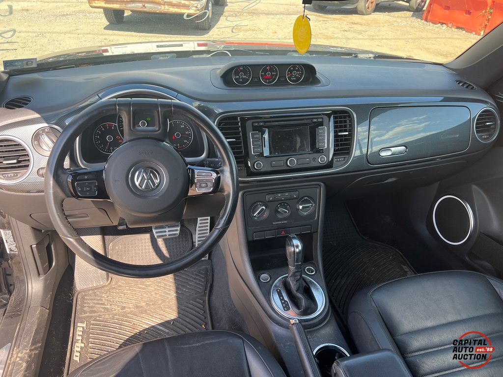 2012 VOLKSWAGEN BEETLE 10
