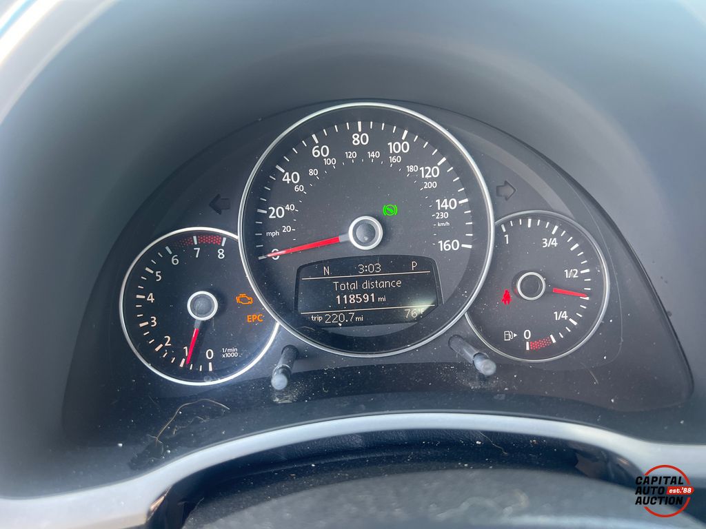 2012 VOLKSWAGEN BEETLE 4