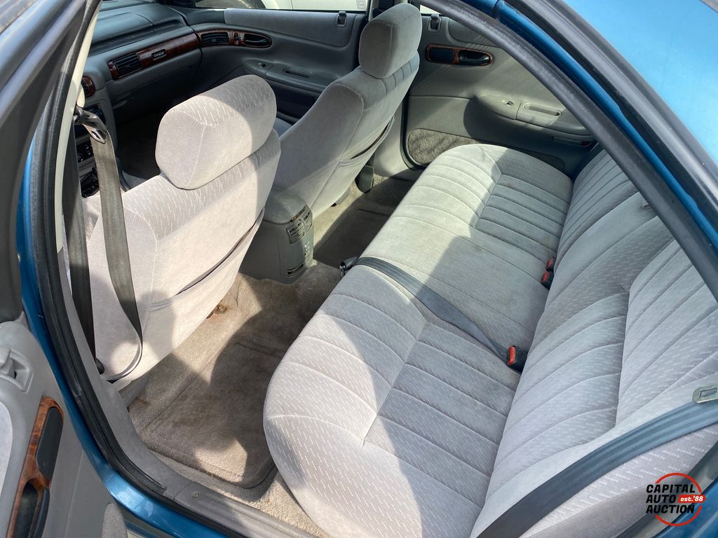 1995 CHRYSLER CONCORDE 8