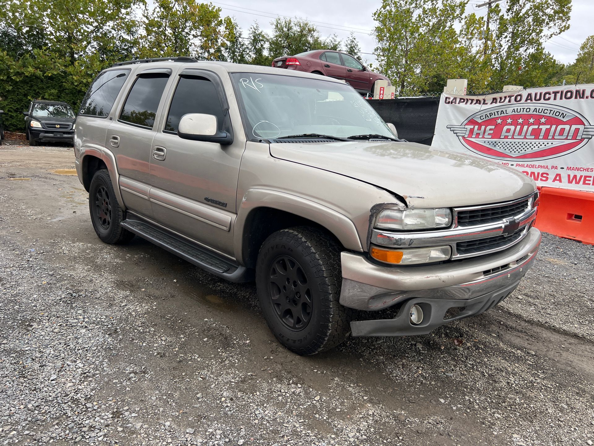 Internet Auto Auction | DCB1004640 2001 Chevrolet Tahoe For Sale, image size:1920x1440