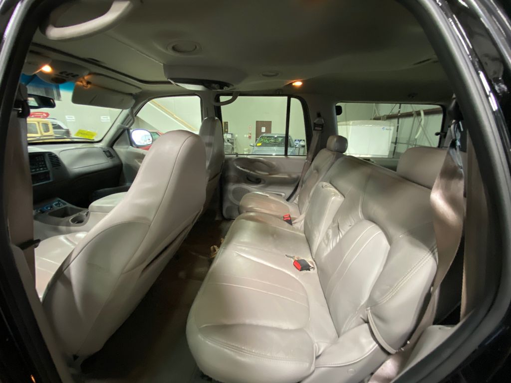 2002 FORD EXPEDITION 8