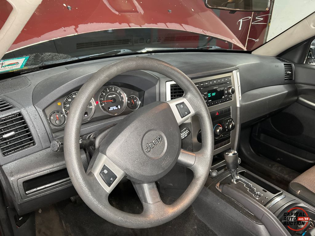 2008 JEEP Grand Cherokee Laredo 10