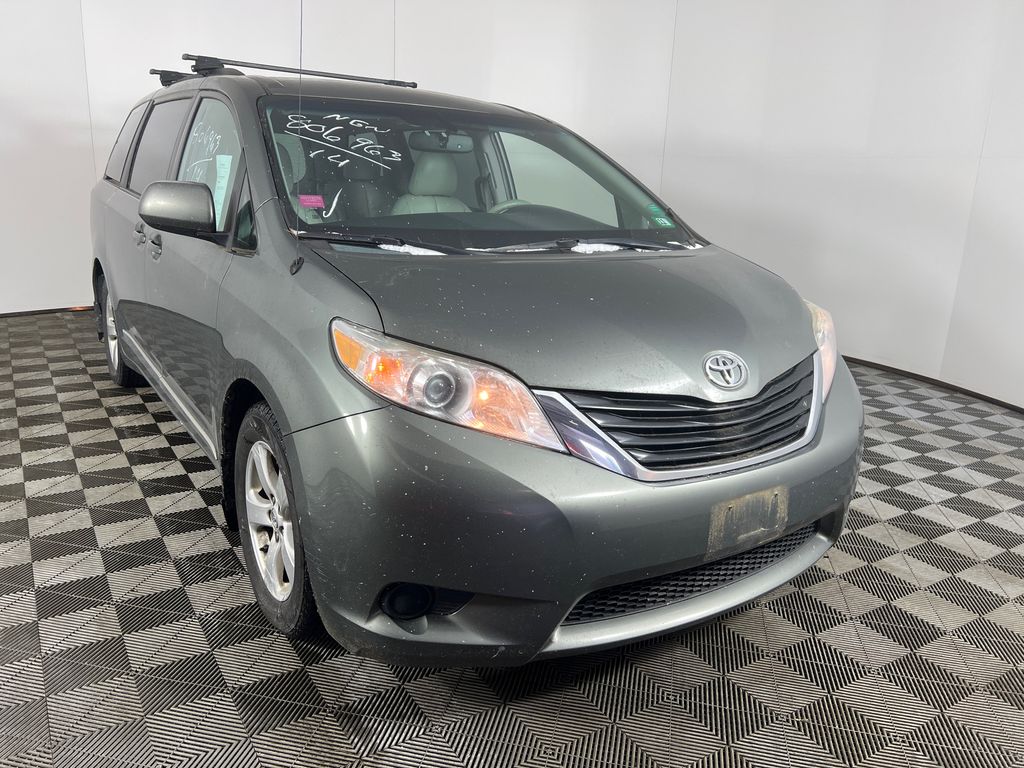 Internet Auto Auction | NGN806963 2014 Toyota Sienna For Sale