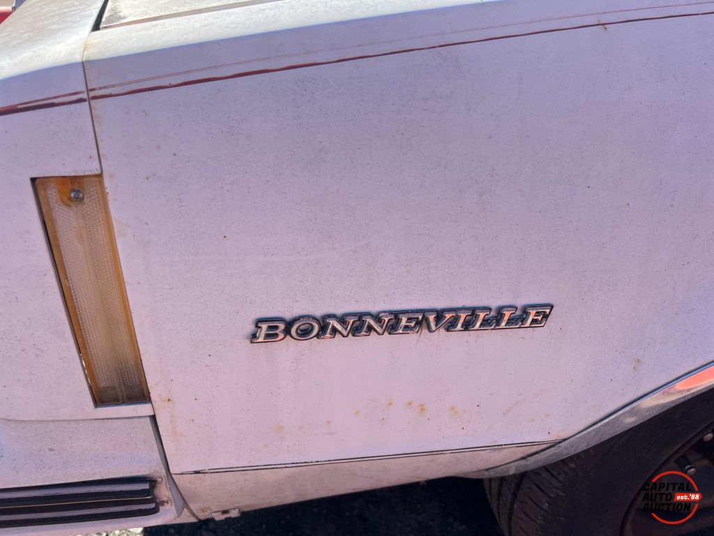1983 Pontiac Bonneville 16