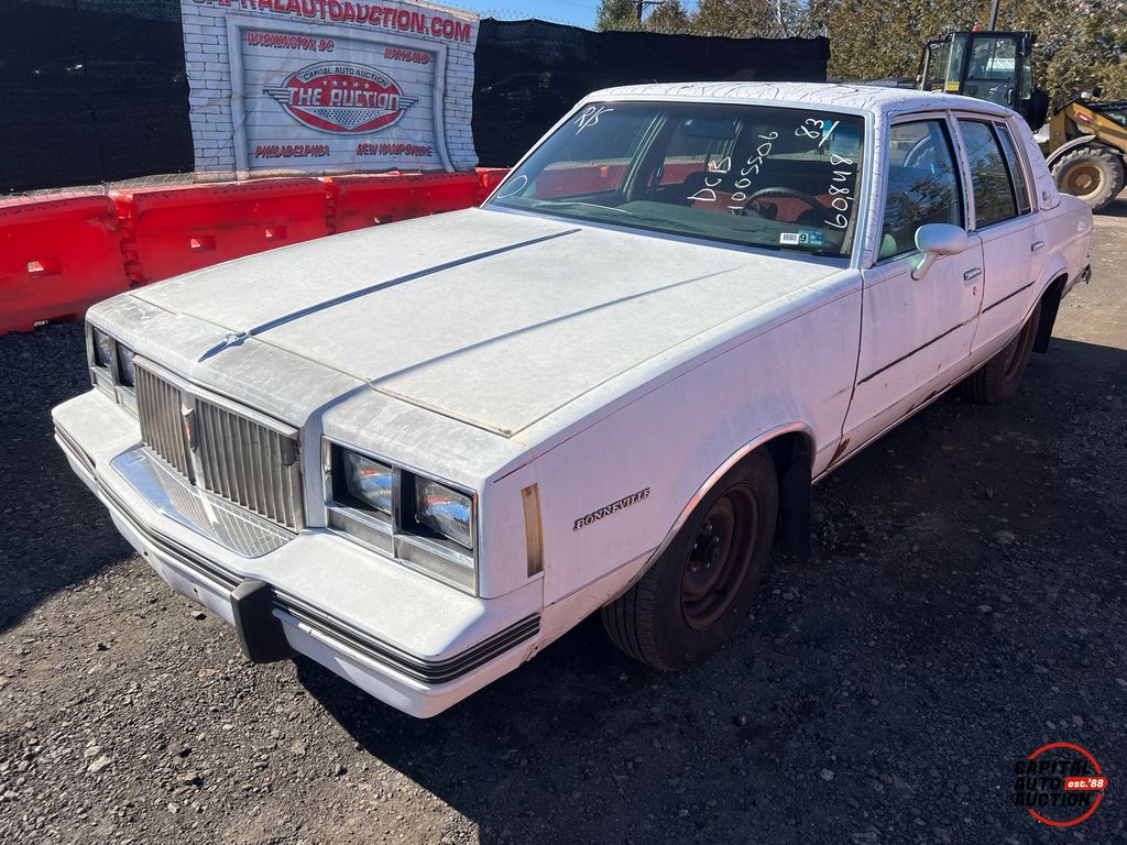 1983 Pontiac Bonneville 1