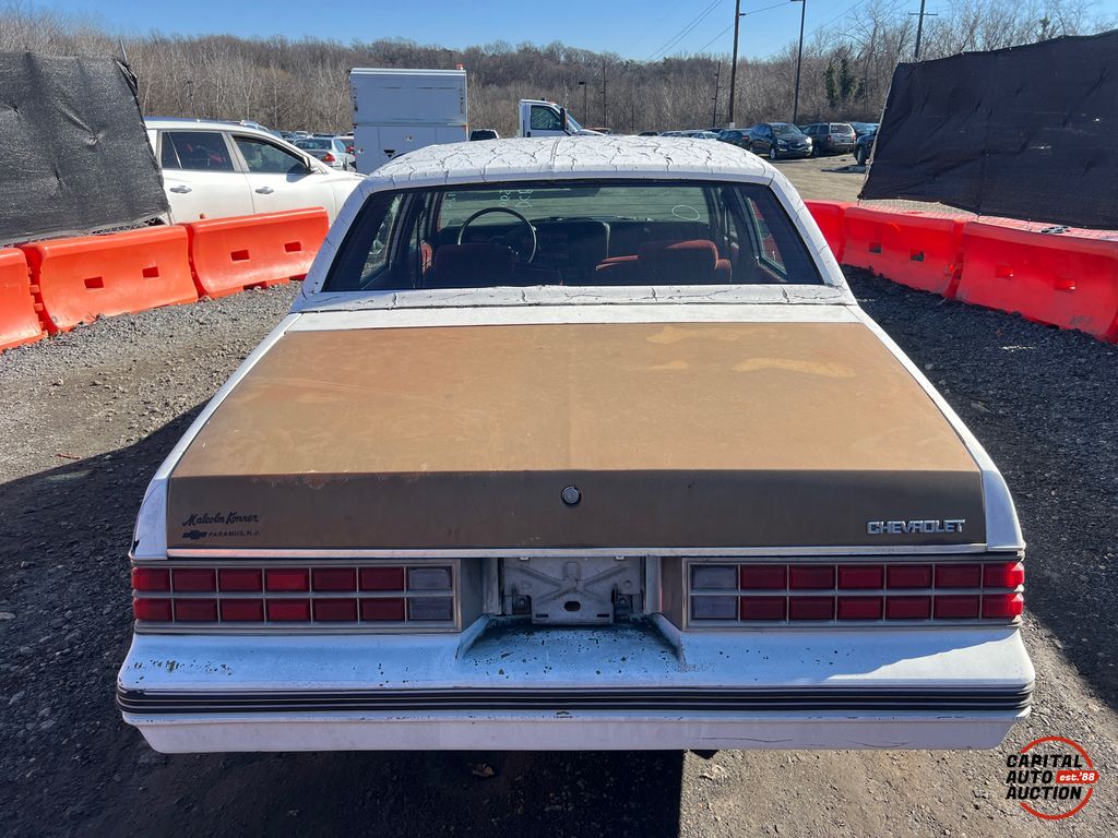 1983 Pontiac Bonneville 6