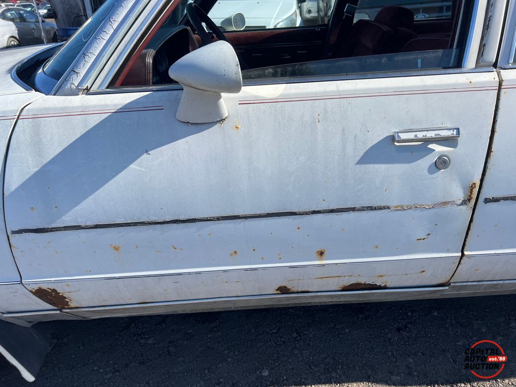 1983 Pontiac Bonneville 11