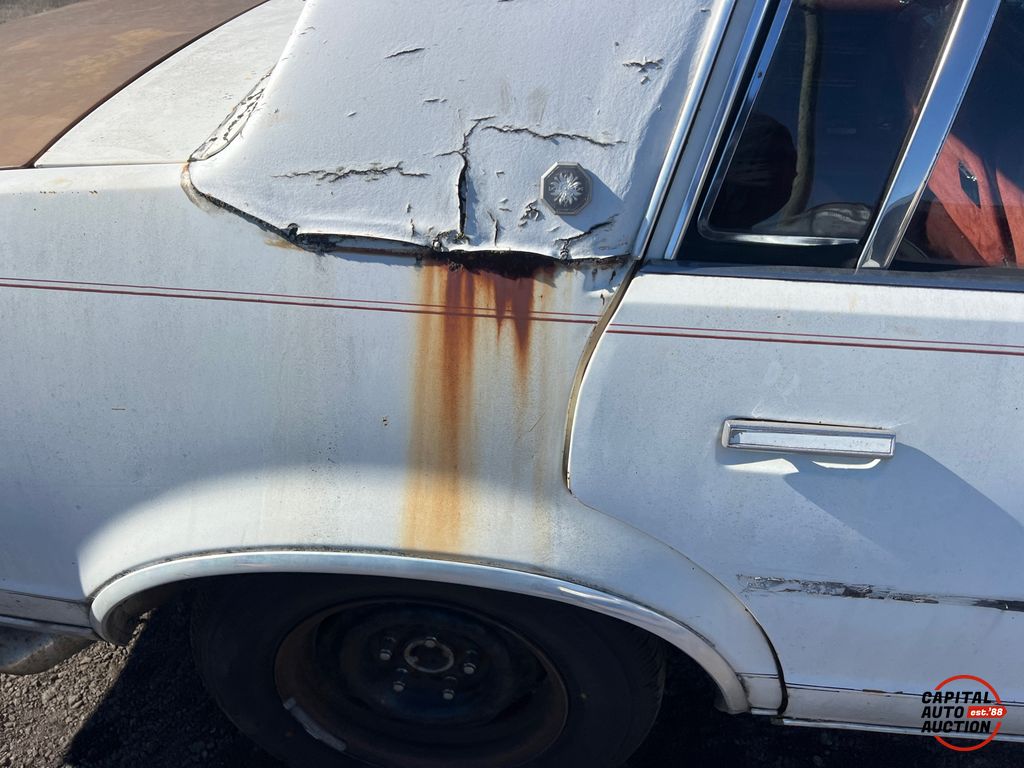 1983 Pontiac Bonneville 14
