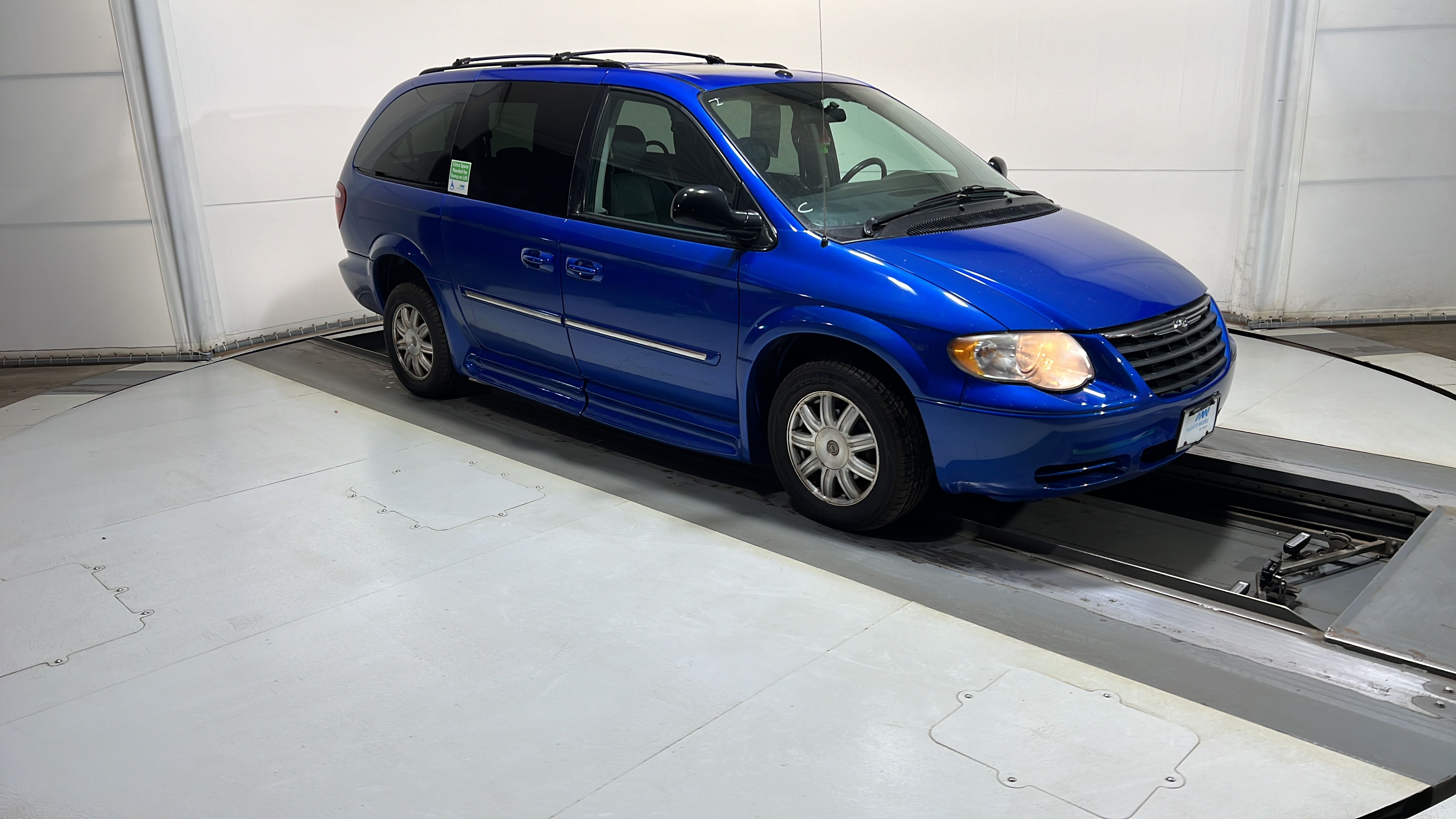 2007 best sale chrysler minivan