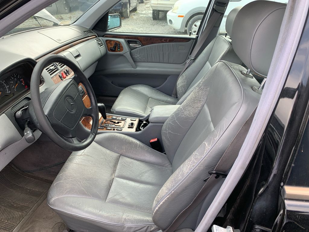1999 Mercedes-Benz E-Class 7