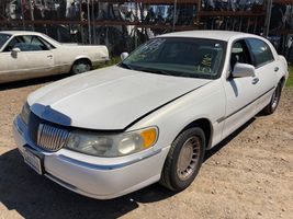 2000 Lincoln Town Car